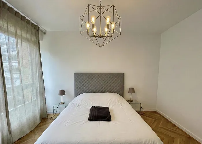 Tour Eiffel Cambronne Cepre باريس